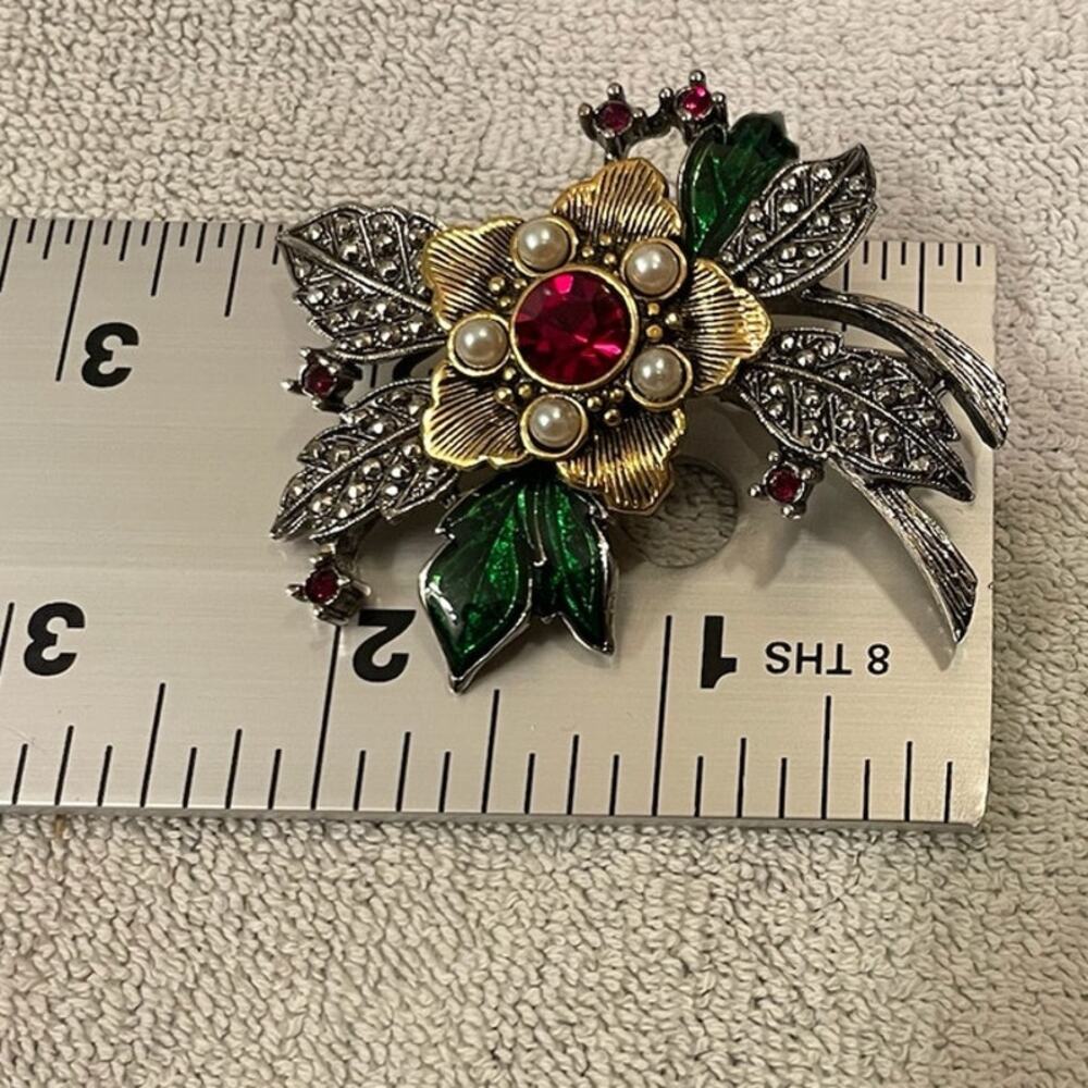 Vintage Holiday Brooch Pin Floral Gold Tone Multicolor Stones - Approx. 2" - EUC - Picture 3 of 6